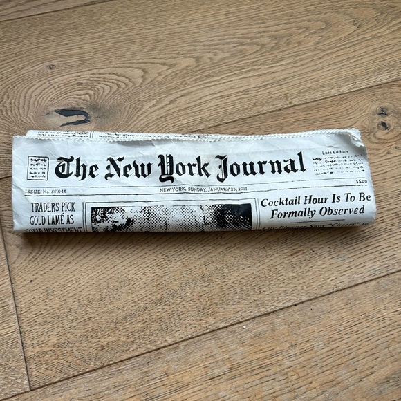 ♠️Newspaper Clutch - Picture 3 of 9